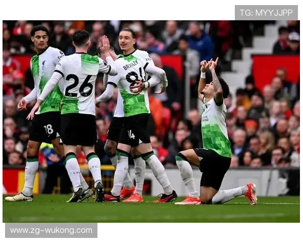 利物浦重返英超争冠行列，球队争冠形势变化与关键战表现面临考验。