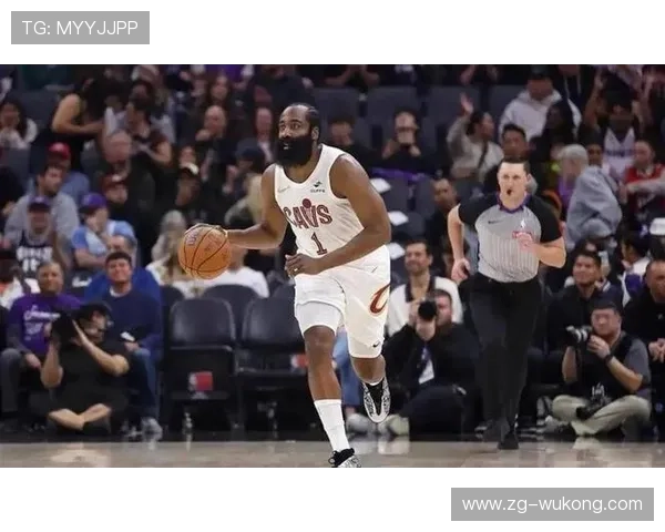 吉尔杰斯-亚历山大突破拉开差距，关键时刻得分效率超哈登