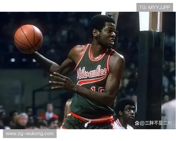 奥斯卡·罗伯特森持球突破胜过库里外线投射