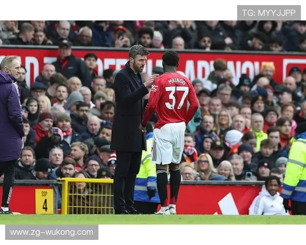 滕哈赫时代的曼联：混乱战术与青训危机，球队内部裂痕已难以弥合